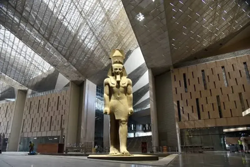 محافظة الجيزة تتزين لاستقبال زوار المتحف المصري الكبير محافظة الجيزة تتزين لاستقبال زوار المتحف المصري الكبير