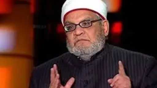 الدكتور أحمد كريمة يوضح: هل يجوز للأب إخراج زكاة الفطر عن أبنائه المتزوجين؟