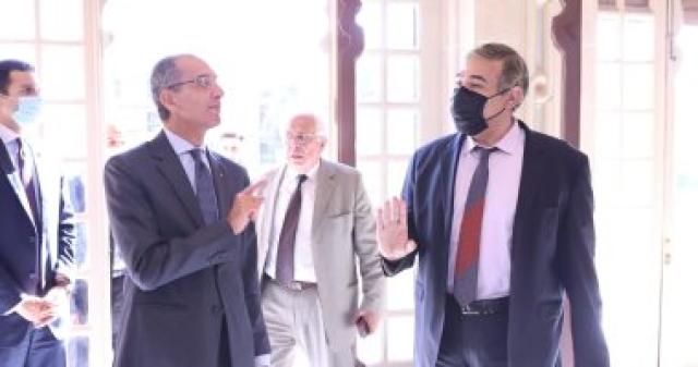 جولة لوزير الاتصالات داخل مركز إبداع مصر الرقمية ومتحف البريد المصري