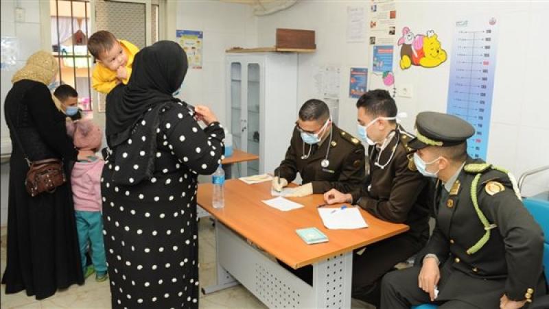 القوات المسلحة تنظم قافلة طبية بمدينة الأسمرات