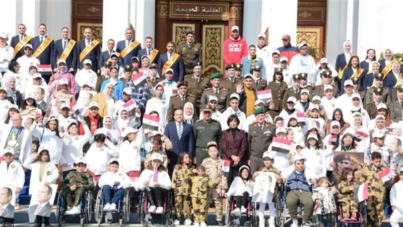 القوات المسلحة تنظم زيارة لأبطال قادرون باختلاف للكلية الحربية .. فيديو