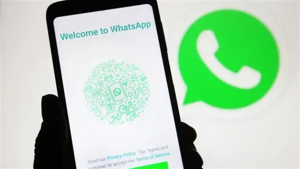 عطل مفاجئ يضرب واتساب.. مستخدمون يواجهون صعوبة في إرسال الصور والفيديوهات