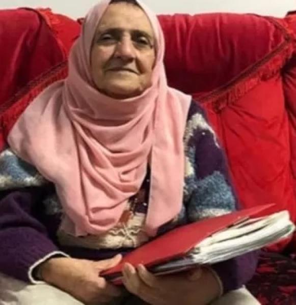 قومي المرأة يحتفي بسيدة حصلت على الماجستير في سن الـ 80