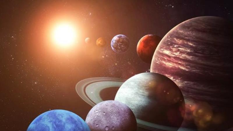 أبرزها القمر والمريخ.. اقتران فلكي رباعي غدا يزين السماء في مشهد بديع