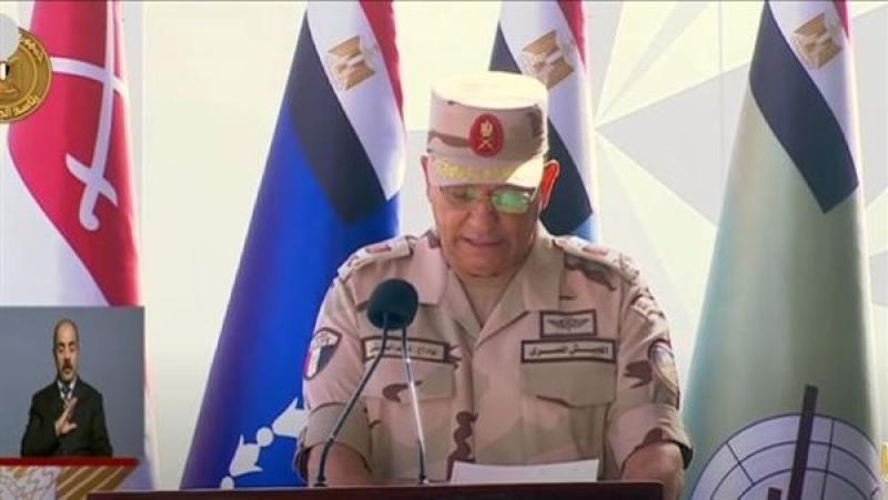 قائد الجيش الثالث الميداني: القوي لا يستطيع أحد أن يهدد أمنه ومصالحه