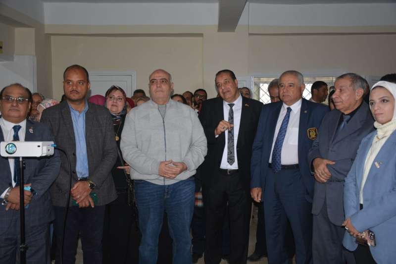 السكرتير العام للمحافظة يفتتح مركز العلاج الطبيعي بمركز خدمة أبو الريش بدمنهور