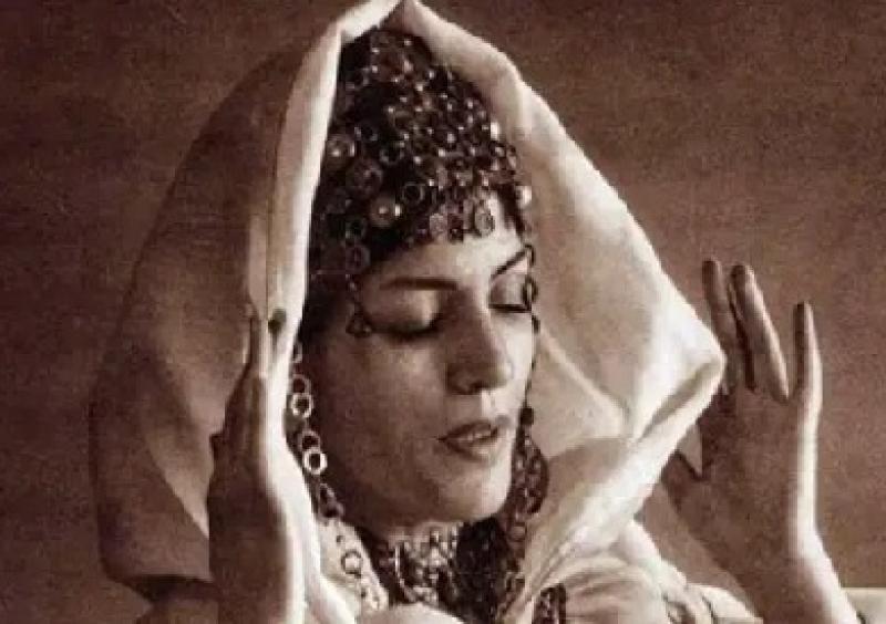 من هي طاووس عمروش التي احتفل جوجل بذكرى ميلادها؟