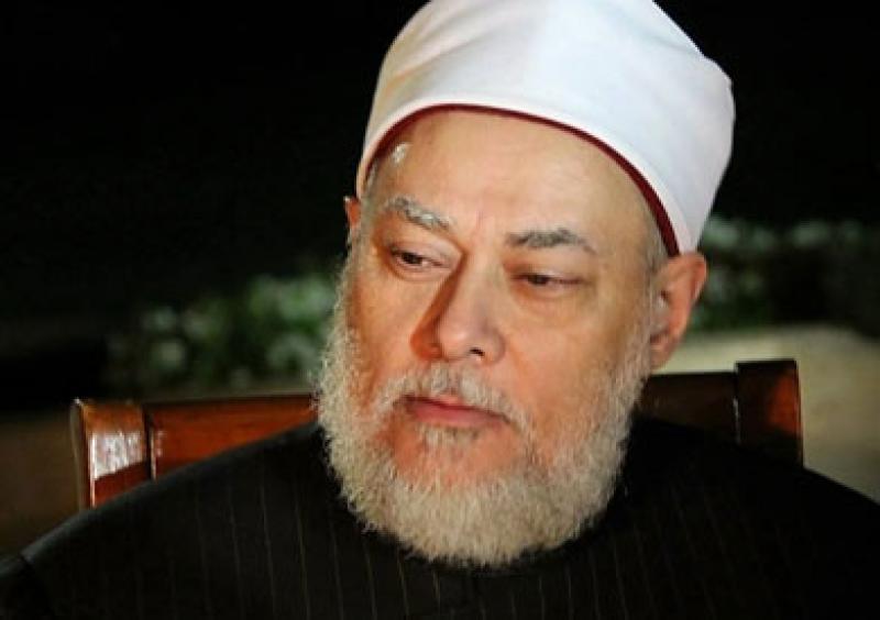 ما حكم ارتداء الشباب للخاتم والحظاظة؟.. علي جمعة يجيب