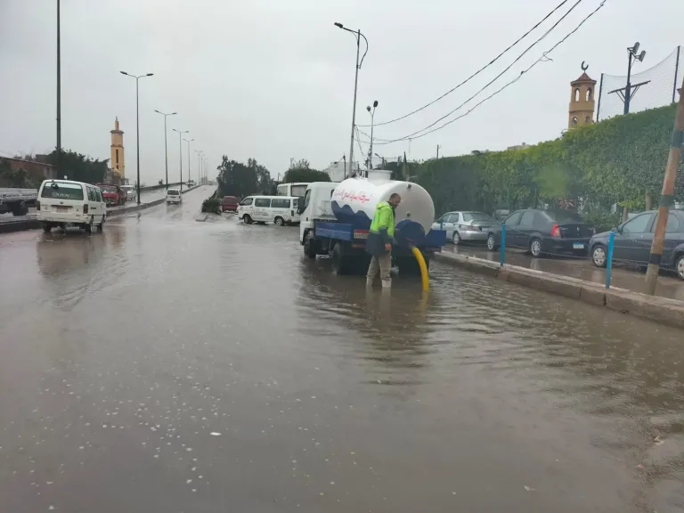 طواريء بالقاهرة بسبب الأمطار ... وشركة المياة ترفع درجات الاستعداد القصوي