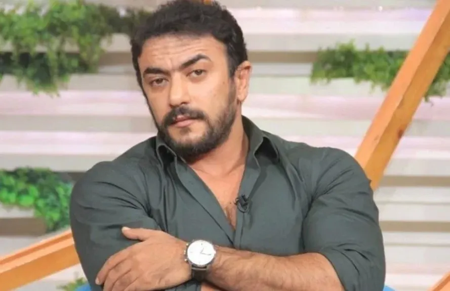 أحمد العوضي يعلن مشاركته في موسم رمضان 2026 بـ «علي كلاي»
