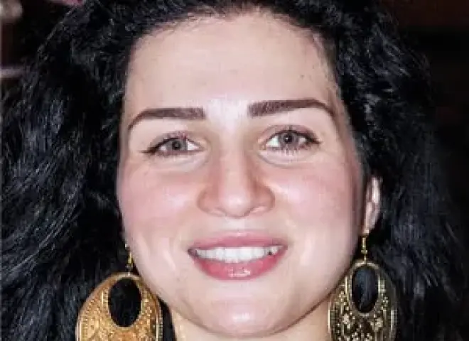 مي عز الدين تدخل العناية المركزة بعد وعكة صحية وعملية عاجلة