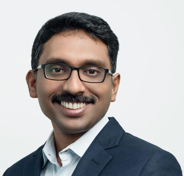 زوهو تكشف عن منصة ”CRM for Everyone” وعروض مجموعة أدوات المطورين المتقدمة