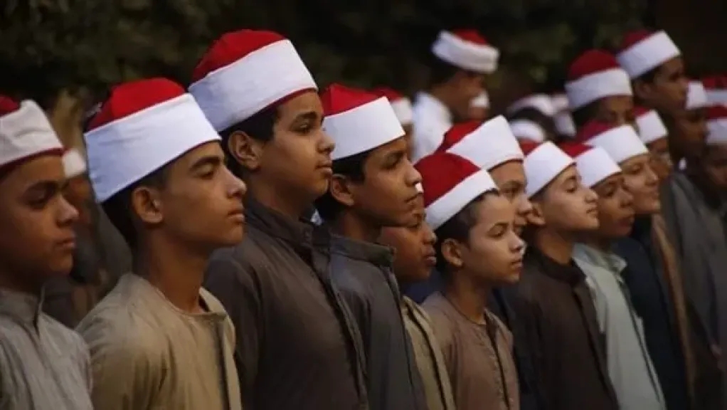 المعاهد الأزهرية تقرر حظر دخول الطلاب بالهواتف المحمولة باستثناء الحالات المرضية