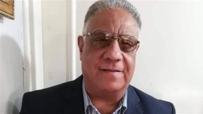 سمير المنزلاوى: بطاركة النقد منحوا صكوك الشهرة لمن يجيدون التملق