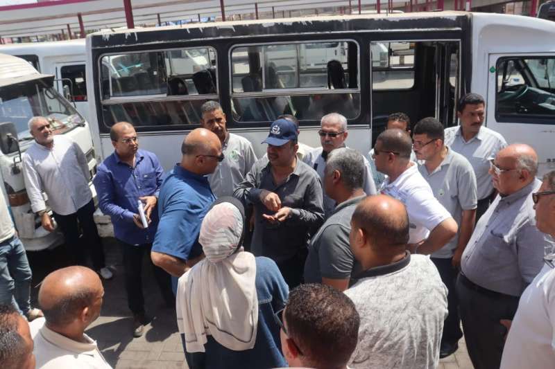 محافظ القليوبية يتفقد محطات تموين السيارات ببنها وحي شرق وحي غرب شبرا الخيمة.. عقب تحريك أسعار الوقود