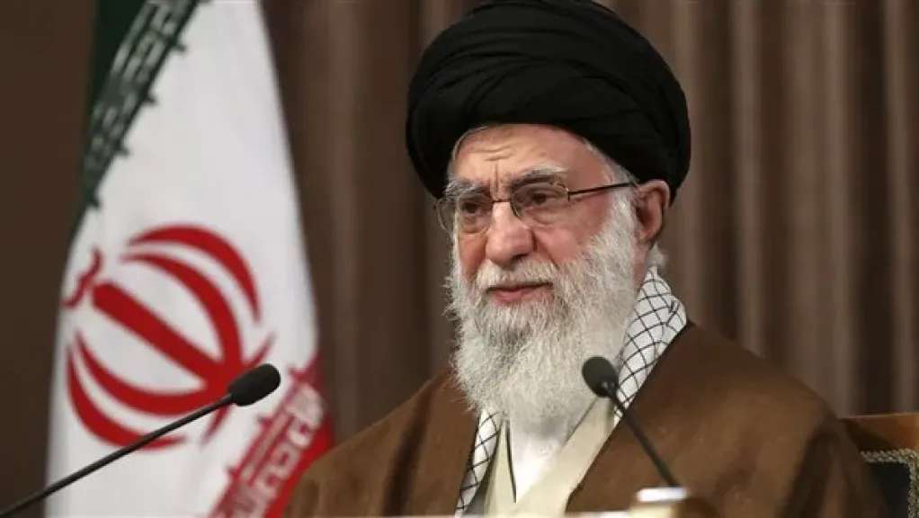 صحيفة فرنسية: محاولة لعزل المرشد الإيراني خامنئي قبل ذروة الاحتجاجات