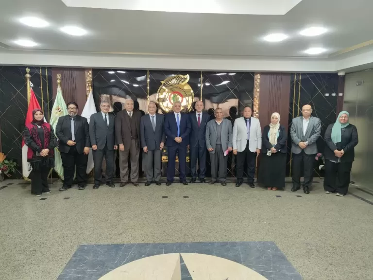 هيئة الخدمات البيطرية تستقبل وفدا من قيادات المجلس الصحي المصري لبحث تنسيق التعاون المشترك