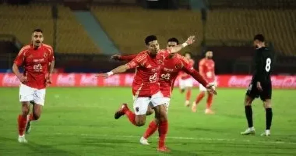 الأهلي يؤجل حسم ملف تمديد عقد إمام عاشور واللاعب يواصل التأهيل استعدادًا للعودة