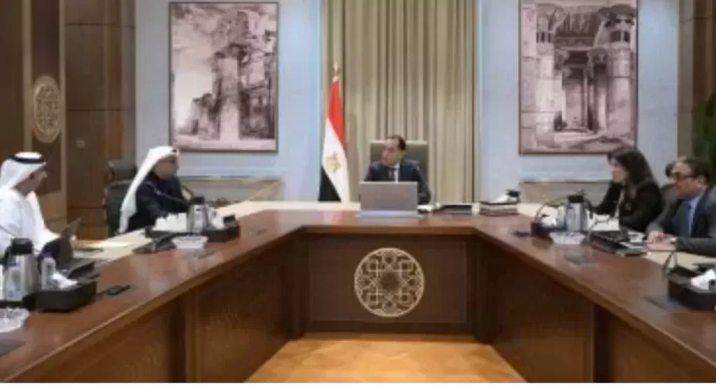رئيس الوزراء يتابع مستجدات المخطط الرئيسي لمدينة رأس الحكمة