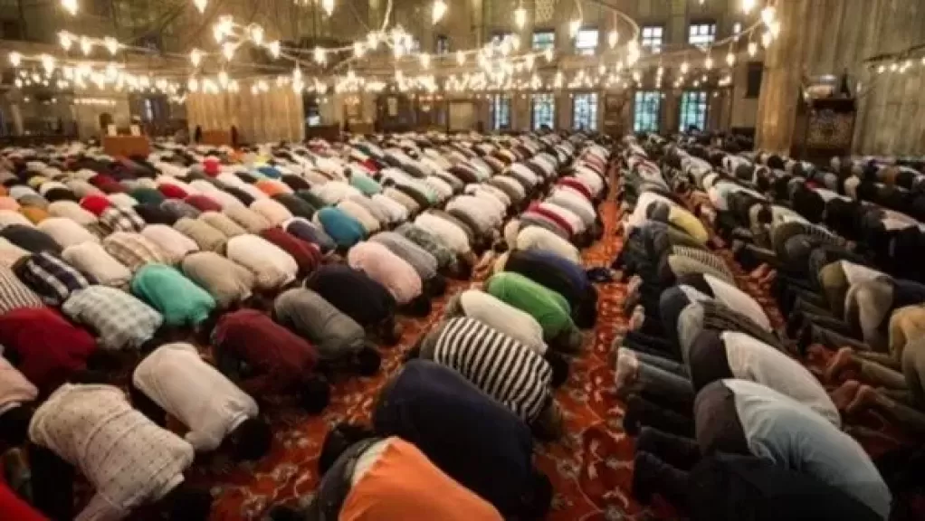 وزارة الأوقاف: تقييد صلاة التراويح بوقت محدد في رمضان غير صحيح