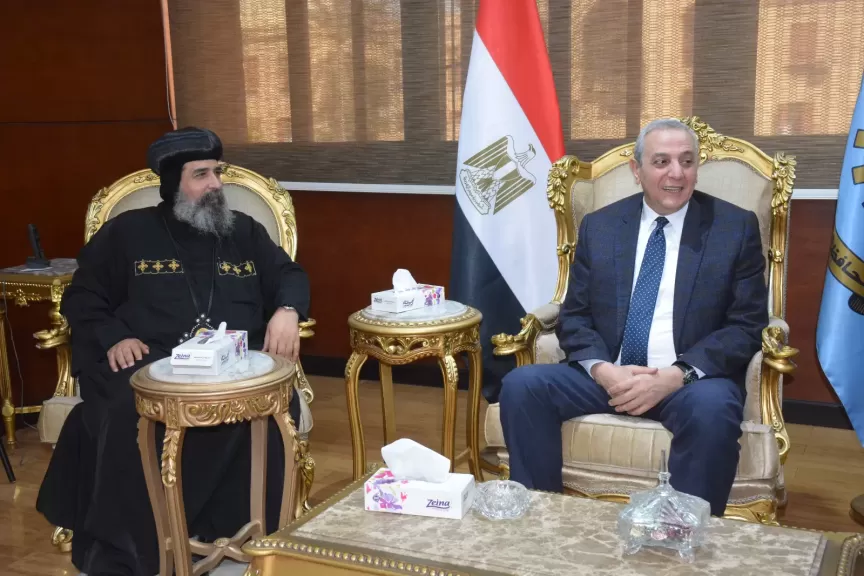 محافظ الغربية يستقبل الأنبا إغناطيوس للتهنئة بعيد الفطر