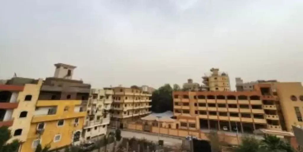 عاصفة ترابية خفيفة تضرب مدينة الأقصر.. والمحافظ يعلن الطوارئ