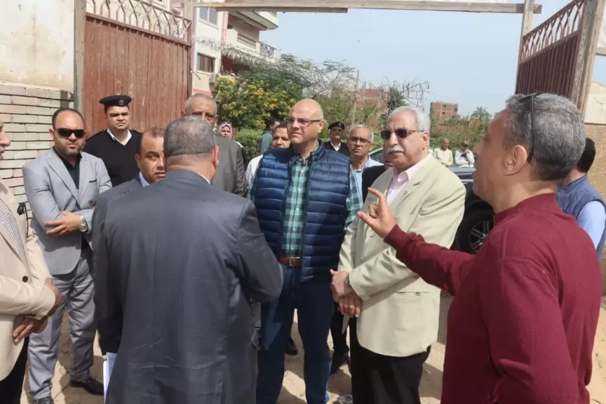 محافظ القليوبية يتابع إصلاح خط المياه بشارع محمد فريد