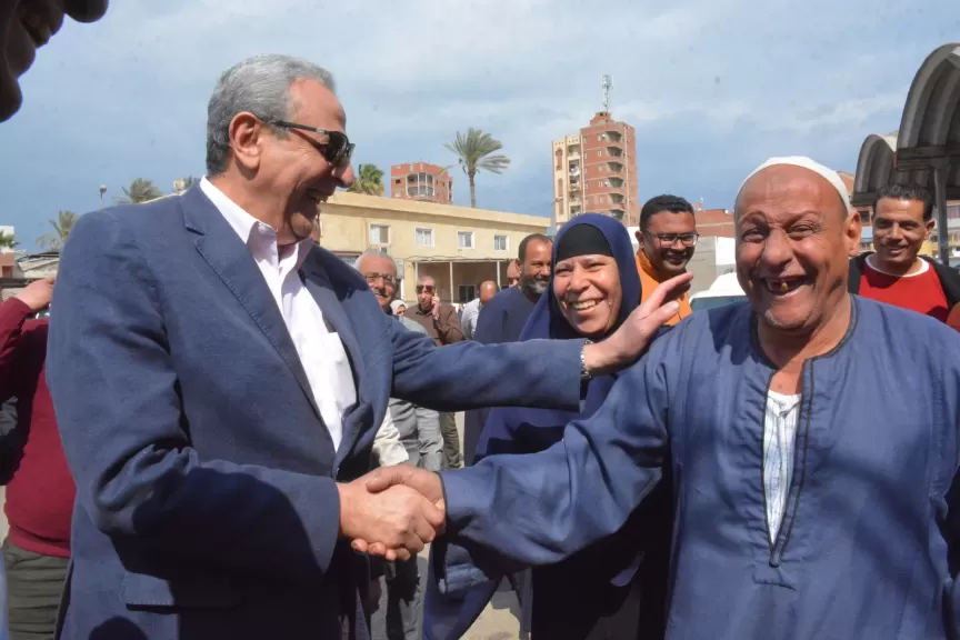 محافظ الغربية يتابع التزام السائقين بالتعريفة الجديدة