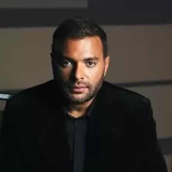 الحب عيبنا لـ رامي صبري تتصدر تريند أنغامي في قائمة الأكثر استماعًا