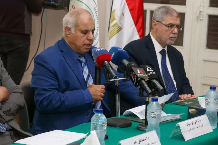 استنادا للوائحه وأحكامه القضائية .. ”الأطباء العرب” يفند مزاعم نقيب أطباء مصر