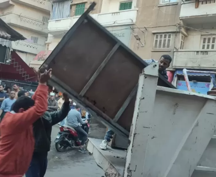 محافظ الإسكندرية يشدد على رفع الإشغالات من الشوارع