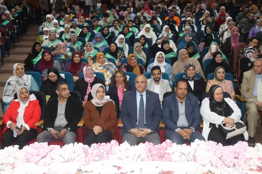 محافظ القليوبية يشهد تكريم الأم المثالية
