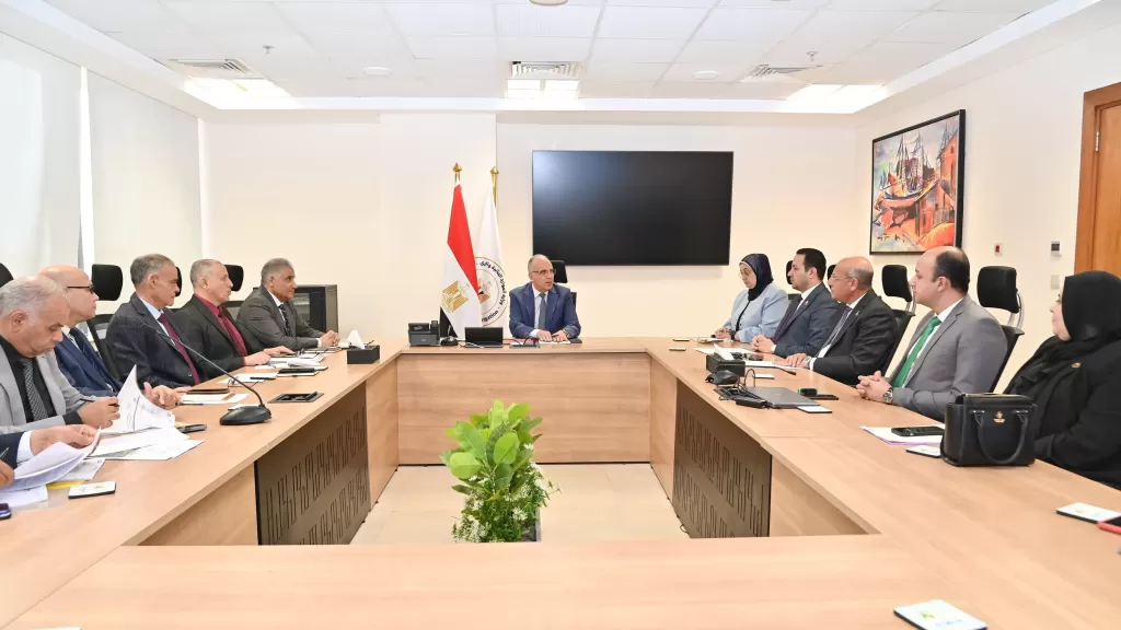 وزير الري يلتقى مجموعة من السادة أعضاء مجلسى النواب والشيوخ لمناقشة طلبات المواطنين