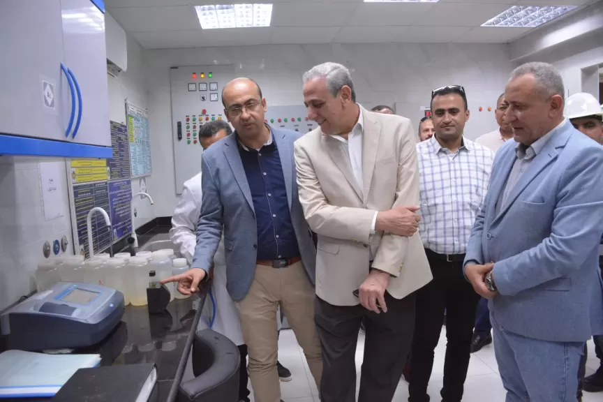 محافظ الغربية يتفقد محطة مياه المرشحة