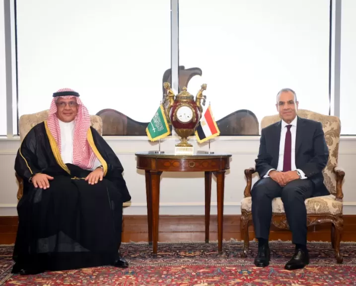 وزير الخارجية والهجرة يستقبل أمين مجلس التنسيق الأعلى المصري السعودي