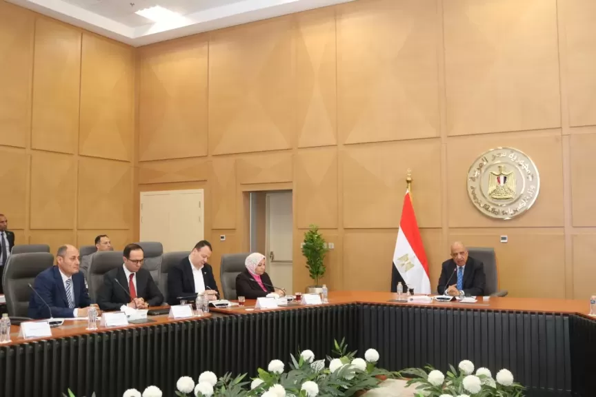 وزير الكهرباء يتابع سبل توفير التغذية لمشروعات التنمية الزراعية