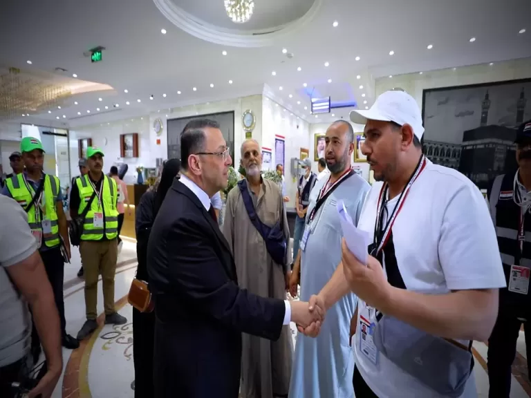 الرئيس التنفيذي لبعثة الحج المصرية يتفقد أحوال حجاج القرعة بفنادق الإقامة ويتأكد من جودة الخدمات المقدمة لهم