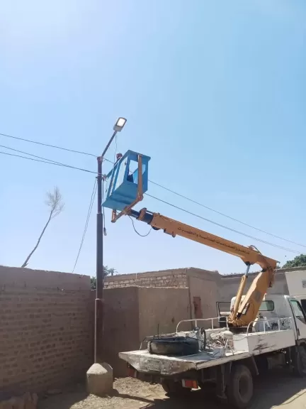 محافظ أسيوط: استمرار أعمال صيانة الأعمدة الكهربائية لتعزيز كفاءة منظومة الإنارة العامة بقرية ديروط الشريف