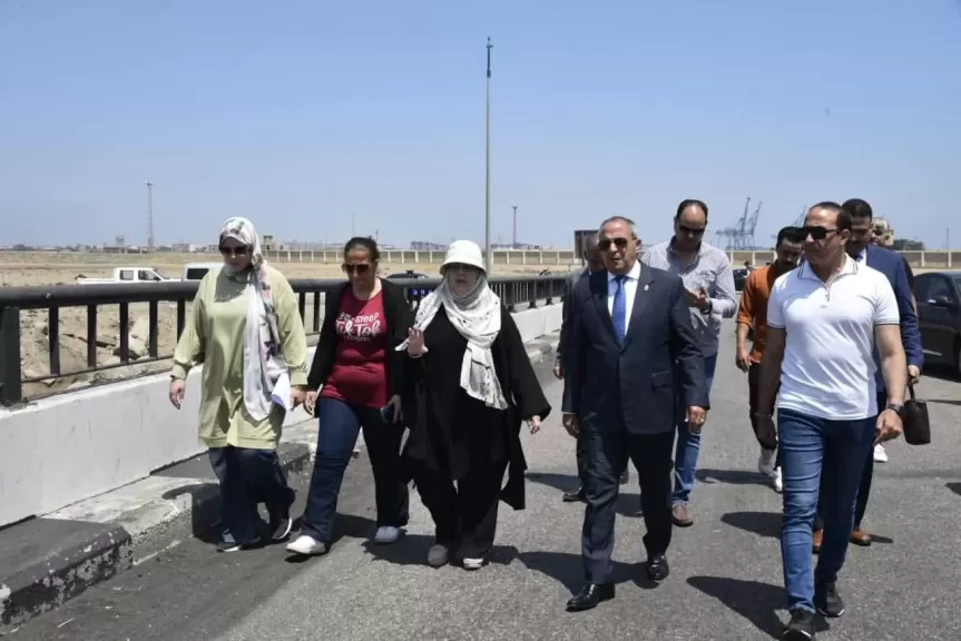 محافظ بورسعيد يناقش ميدانيًا الخطوات التنفيذية في مشروع إنشاء كوبرى جديد لمحور اللواء أحمد عبد الله لتيسير الحركة المرورية