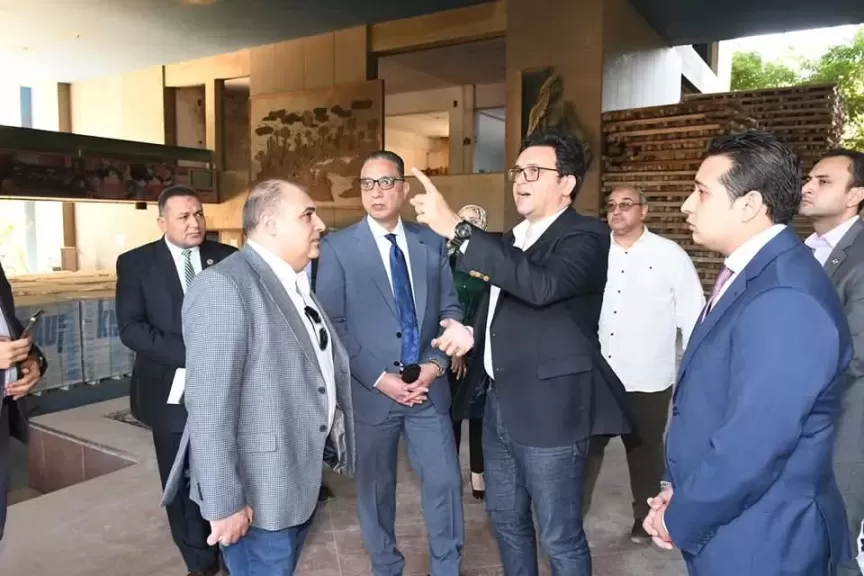وزير الثقافة ومحافظ الفيوم يتفقدان أعمال التطوير والصيانة بقصر ثقافة الفيوم