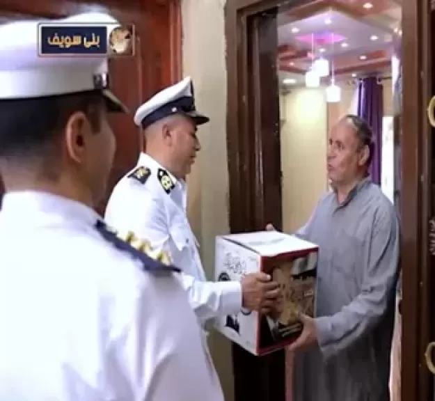 وزارة الداخلية تواصل مبادرة ”مأمورى أقسام ومراكز الشرطة” لدعم الأسر الأكثر احتياجاً والأولى بالرعاية