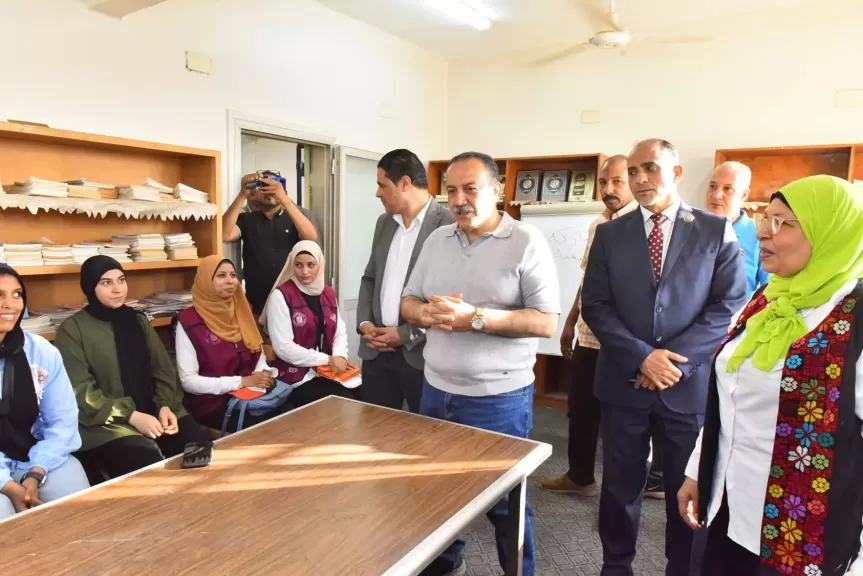 محافظ أسيوط يتفقد مركز شباب نجع سبع لمتابعة الأنشطة الشبابية ويؤكد بناء الإنسان يبدأ من مراكز الشباب