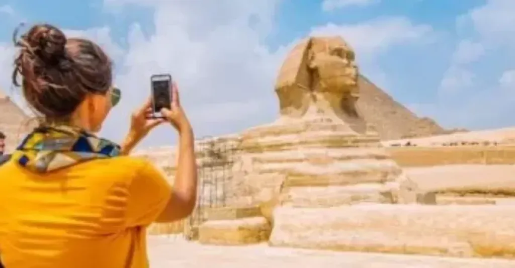 أكثر من 10 آلاف زيارة لمنطقة الأهرامات في ثاني أيام العيد وسط إقبال ملحوظ من المصريين