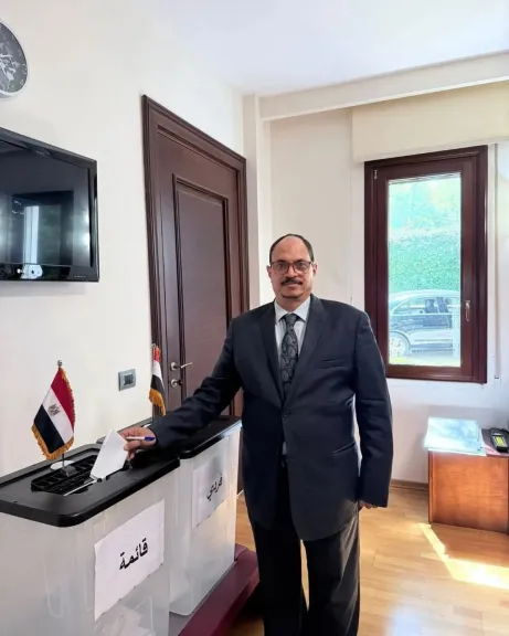 أبناء الجالية المصرية في ألبانيا يواصلون الإدلاء بأصواتهم في انتخابات الشيوخ