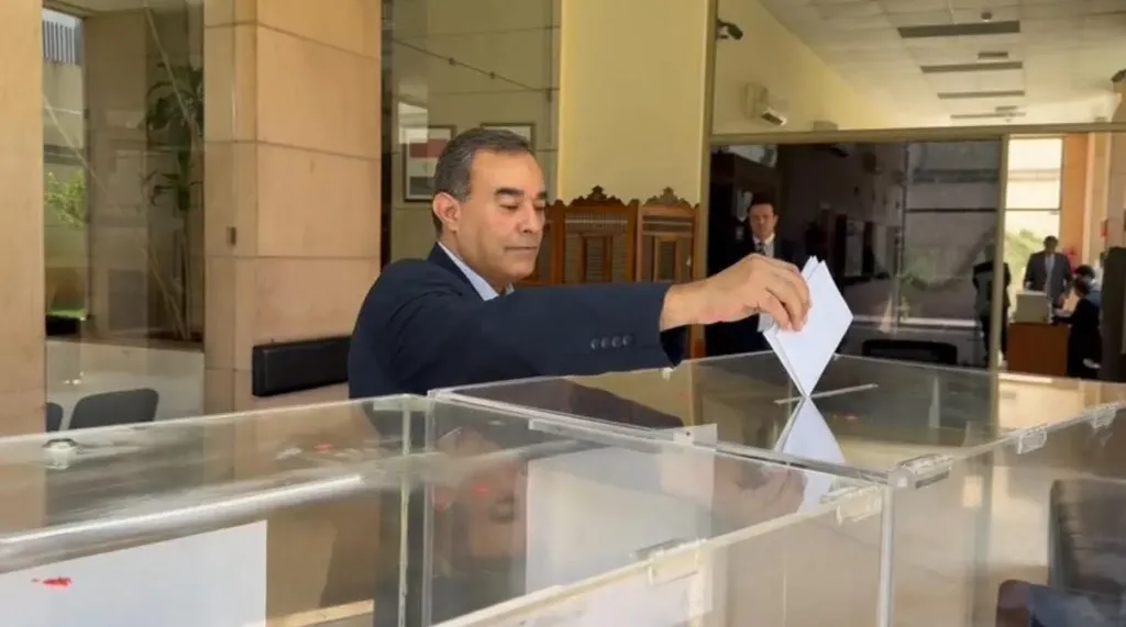 في اليوم الثاني والأخير.. أبناء الجالية المصرية في اليونان ولبنان وسلطنة عمان يواصلون الإدلاء بأصواتهم في انتخابات الشيوخ
