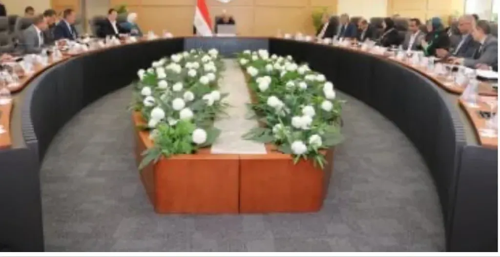 وزير الكهرباء يوجه برفع درجة الاستعداد وزيادة عدد فرق الطوارئ بكل شركة