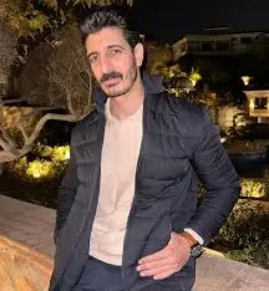 من ضابط شرطة مفصول لـ ”صانع محتوي” شهير .. معلومات لا تعرفها عن ”شاكر محظور دلوقتي” بعد القبض عليه