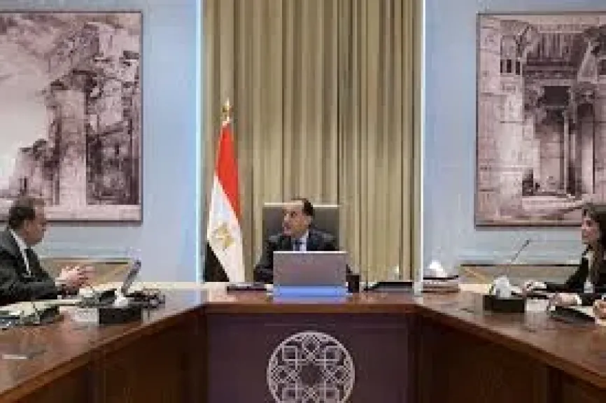 رئيس الوزراء: حريصون على إتاحة المقومات الداعمة لنمو صناعة الدواء وتطورها