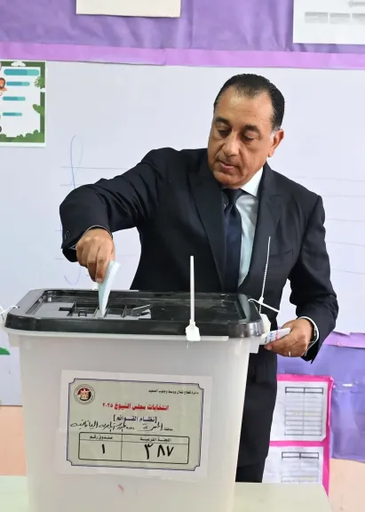 رئيس الوزراء يُدلي بصوته في انتخابات مجلس الشيوخ 2025 بالشيخ زايد