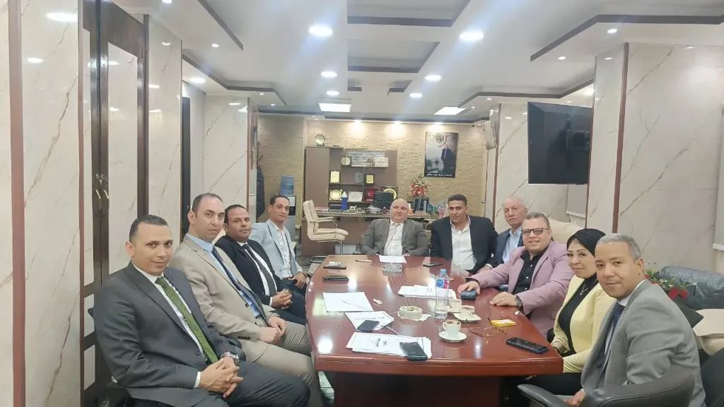نقيب العاملين بالنيابات والمحاكم يترأس غرفة عمليات النقابة لمتابعة سير العملية وتلقي استفسارات الاعضاء المشاركين في الاشراف علي الانتخابات